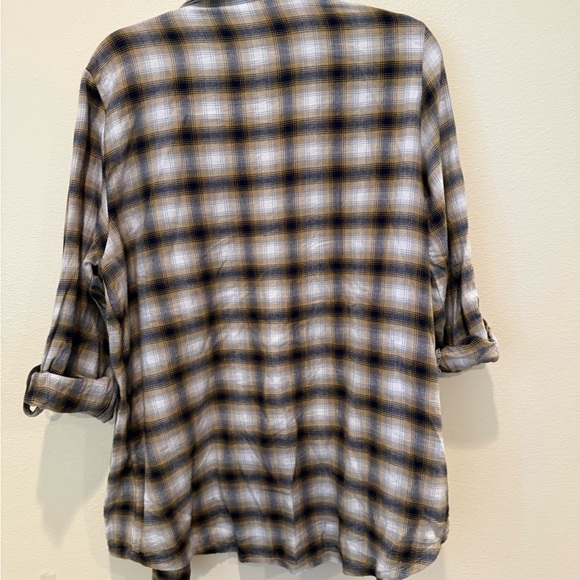 Casual Plaid Button Down Shirt with Notre Dame  Embroidered Logo - Picture 4 of 4